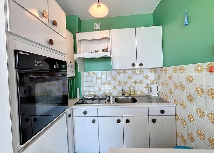 Appartement Avec Balcon Au Port De Plaisance De Granville - Fr-1-361-119 *